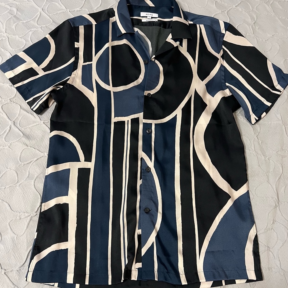 Reiss Men’s Blue Deco Printed Cuban Collar Shirt.